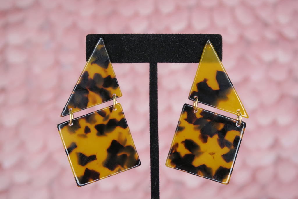 Janelle Geometric Drop Earring in Yellow Tortoise