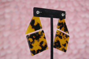 Janelle Geometric Drop Earring in Yellow Tortoise