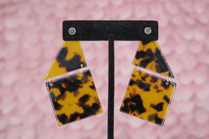 Janelle Geometric Drop Earring in Yellow Tortoise