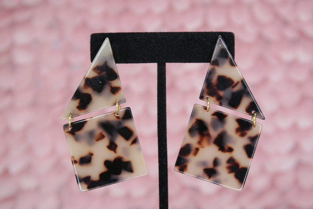 Janelle Geometric Drop Earring in Gray Tortoise