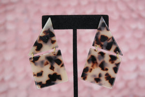 Janelle Geometric Drop Earring in Gray Tortoise